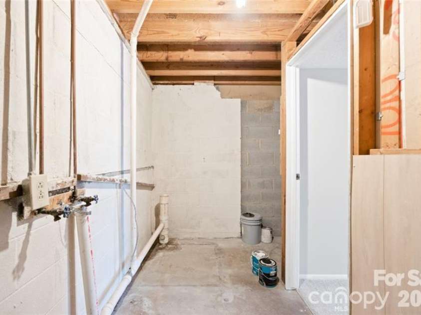 7301 Pebblestone Drive, Charlotte, NC 28212.  MLS# CAR4405904, YatesRealty ID 39014. 