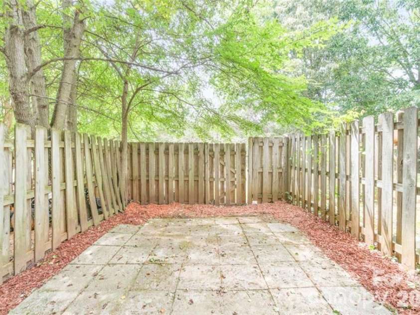 7301 Pebblestone Drive, Charlotte, NC 28212.  MLS# CAR4405904, YatesRealty ID 39014. 