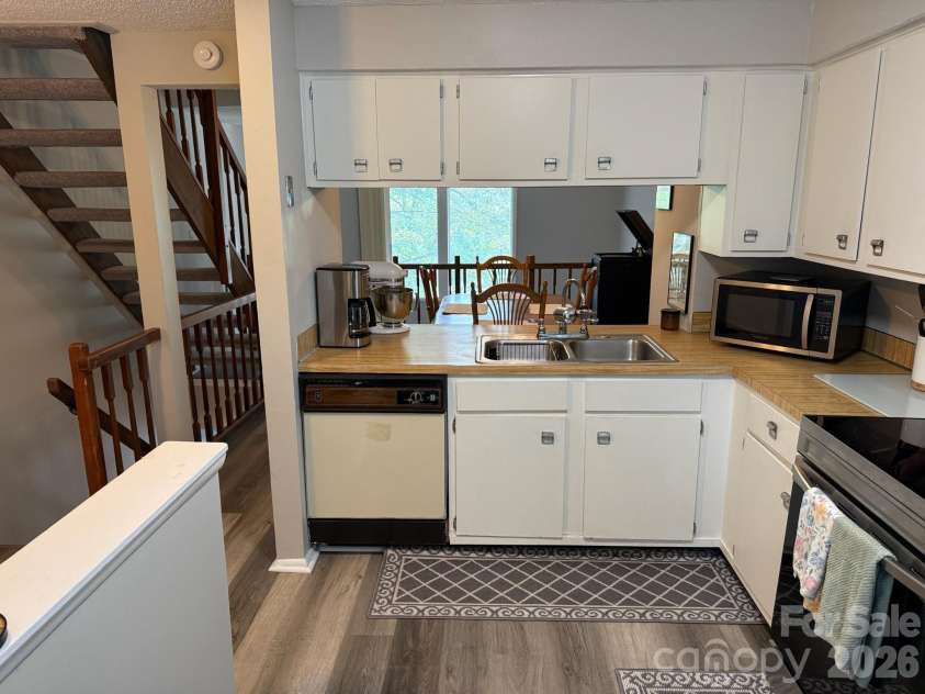 7301 Pebblestone Drive, Charlotte, NC 28212.  MLS# CAR4405904, YatesRealty ID 39014. 