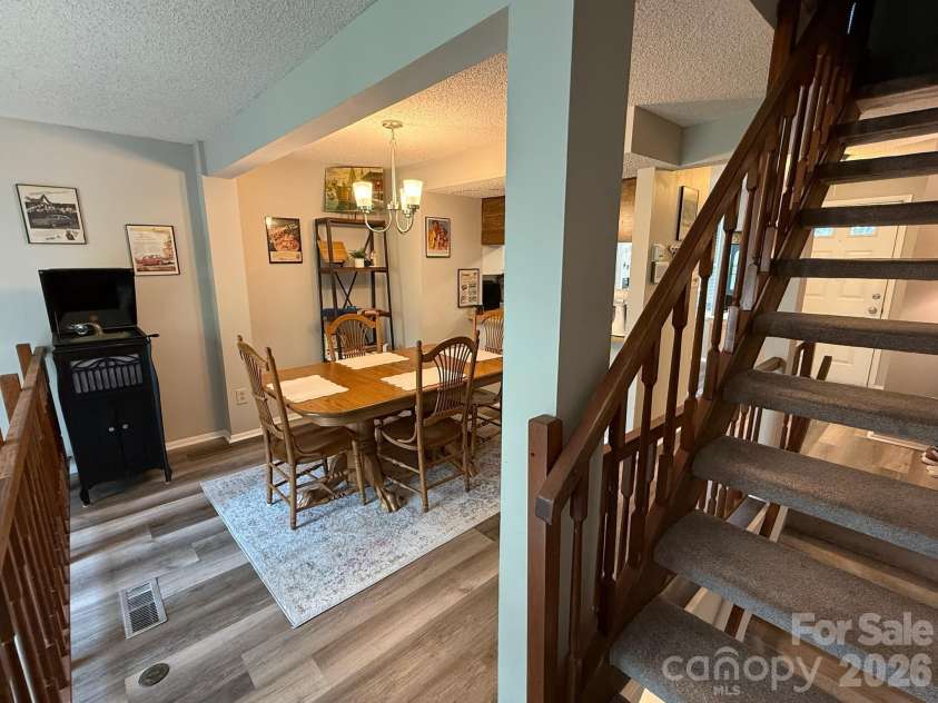 7301 Pebblestone Drive, Charlotte, NC 28212.  MLS# CAR4405904, YatesRealty ID 39014. 