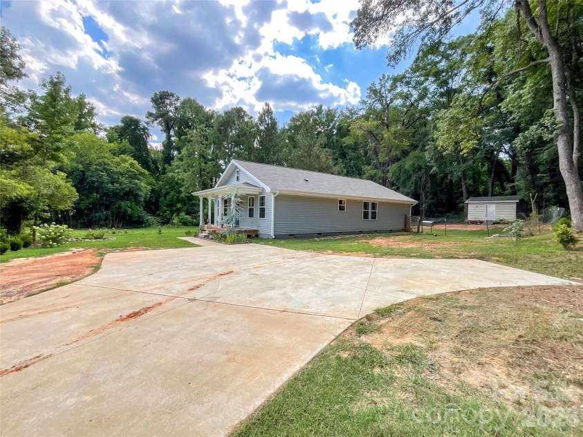 404 White Store Road, Wadesboro, NC 28170.  MLS# CAR4406149, YatesRealty ID 39015. 