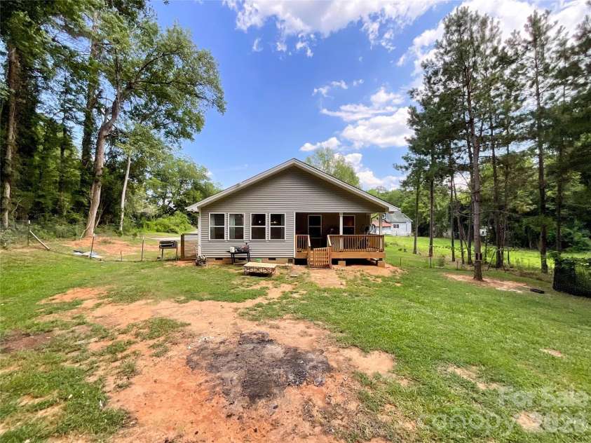 404 White Store Road, Wadesboro, NC 28170.  MLS# CAR4406149, YatesRealty ID 39015. 