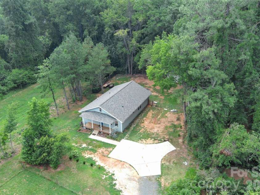 404 White Store Road, Wadesboro, NC 28170.  MLS# CAR4406149, YatesRealty ID 39015. 