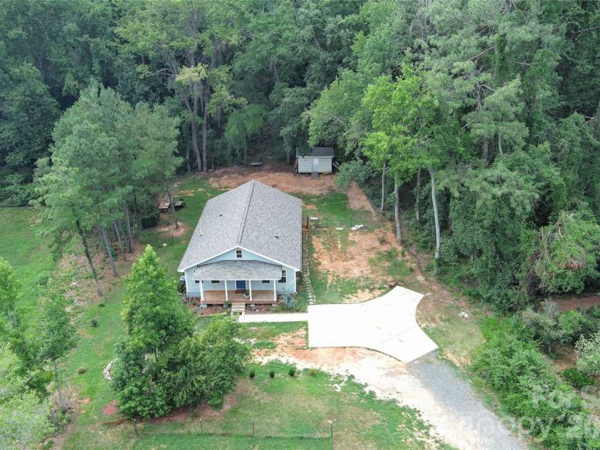 404 White Store Road, Wadesboro, NC 28170.  MLS# CAR4406149, YatesRealty ID 39015. 