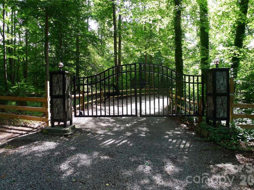 241 Grannaman Drive, Mocksville, NC 27028.  MLS# CAR4406242, YatesRealty ID 39017. 