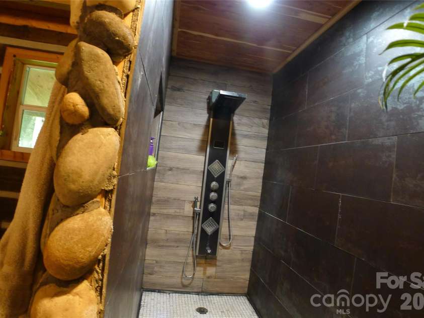 241 Grannaman Drive, Mocksville, NC 27028.  MLS# CAR4406242, YatesRealty ID 39017. Shower