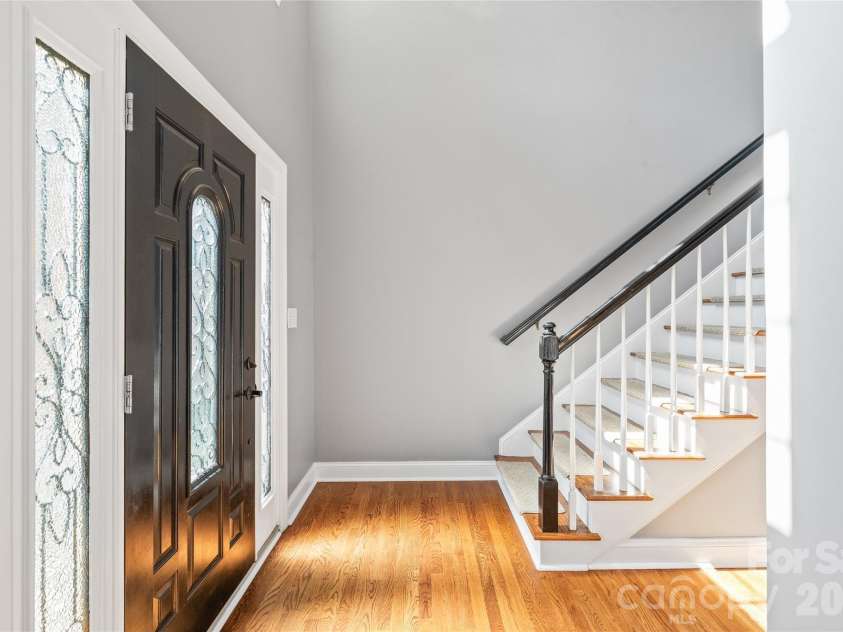1006 Strawberry Lane, Gastonia, NC 28054.  MLS# CAR4372022, YatesRealty ID 39018. Beautiful staircase