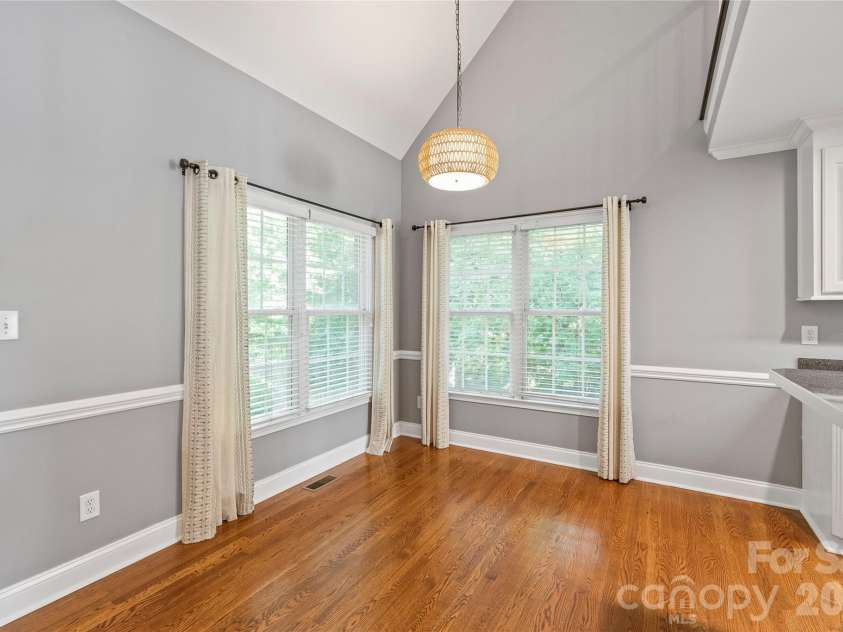 1006 Strawberry Lane, Gastonia, NC 28054.  MLS# CAR4372022, YatesRealty ID 39018. Breakfast Area