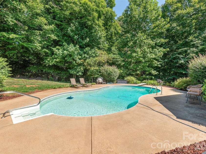 1006 Strawberry Lane, Gastonia, NC 28054.  MLS# CAR4372022, YatesRealty ID 39018. Inviting POOL area!