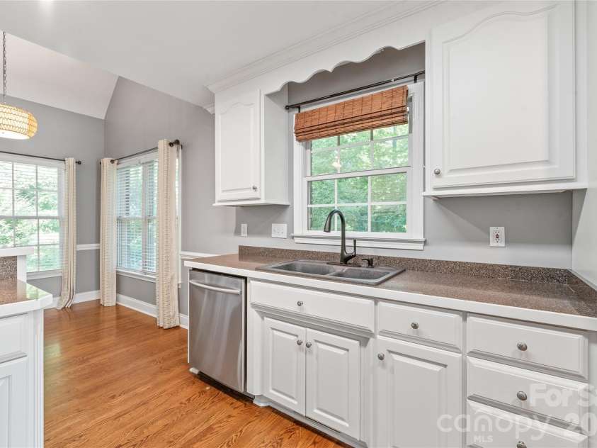 1006 Strawberry Lane, Gastonia, NC 28054.  MLS# CAR4372022, YatesRealty ID 39018. Natural light and a view from the kitcehn