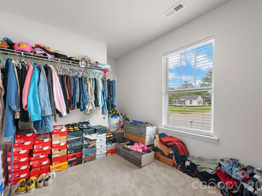 2130 New Hope Road, Gastonia, NC 28054.  MLS# CAR4388711, YatesRealty ID 39019. 