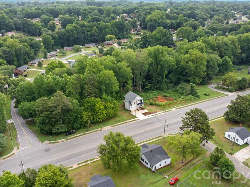 2130 New Hope Road, Gastonia, NC 28054.  MLS# CAR4388711, YatesRealty ID 39019. 