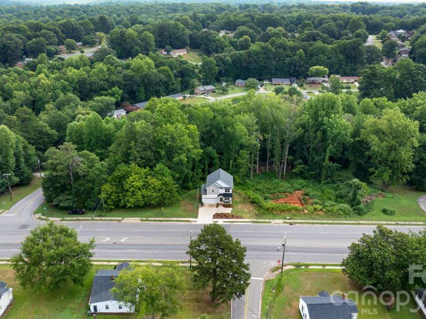 2130 New Hope Road, Gastonia, NC 28054.  MLS# CAR4388711, YatesRealty ID 39019. 