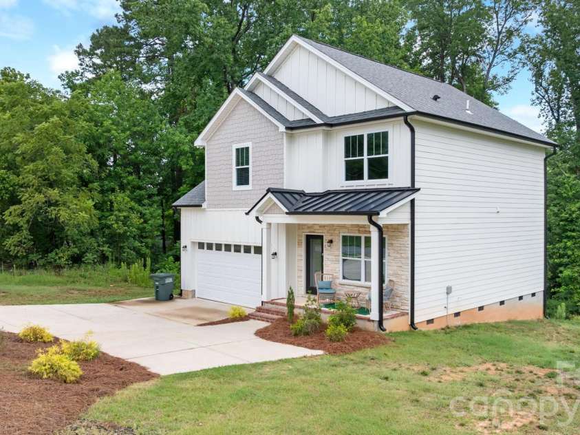 2130 New Hope Road, Gastonia, NC 28054.  MLS# CAR4388711, YatesRealty ID 39019. 