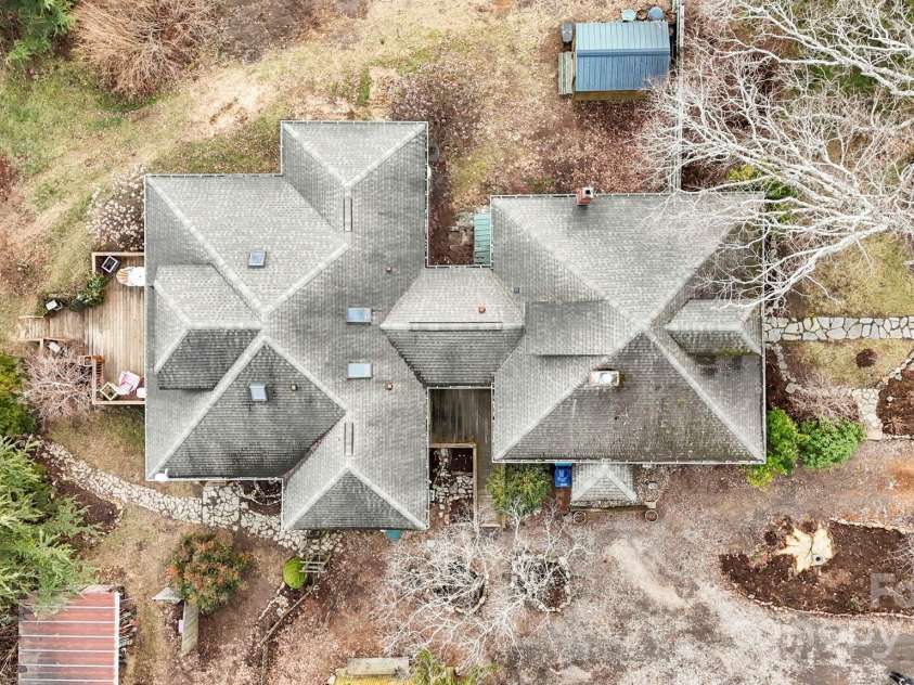 104 Enthoffer Street, Black Mountain, NC 28711.  MLS# CAR4328758, YatesRealty ID 3902. 