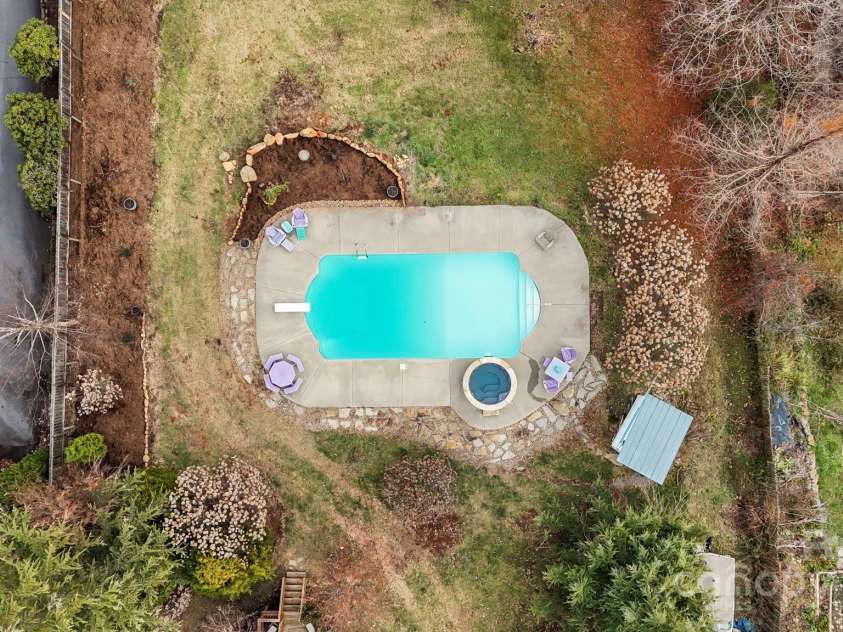 104 Enthoffer Street, Black Mountain, NC 28711.  MLS# CAR4328758, YatesRealty ID 3902. 