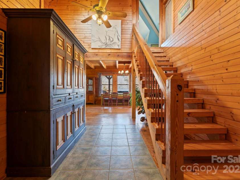 104 Enthoffer Street, Black Mountain, NC 28711.  MLS# CAR4328758, YatesRealty ID 3902.  back house foyer