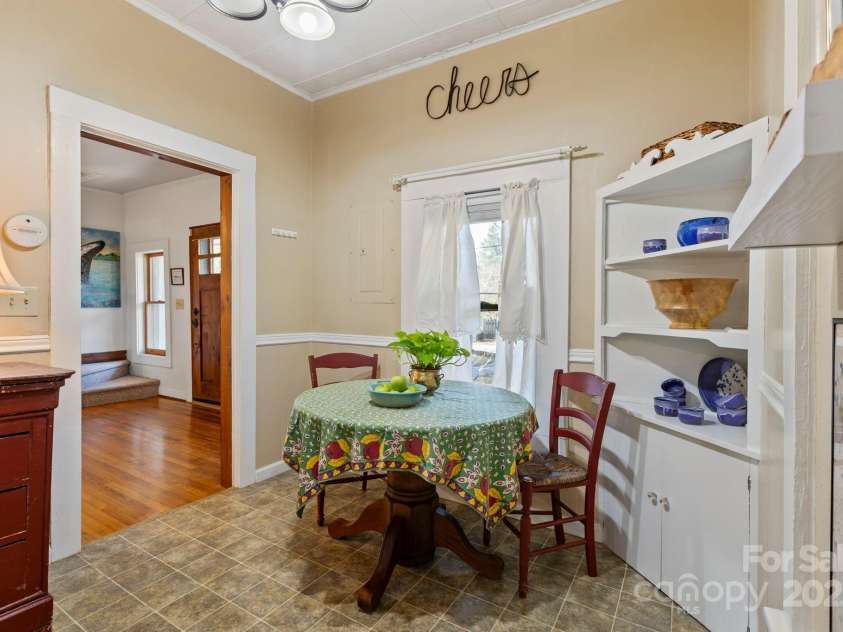 104 Enthoffer Street, Black Mountain, NC 28711.  MLS# CAR4328758, YatesRealty ID 3902. Front house dining