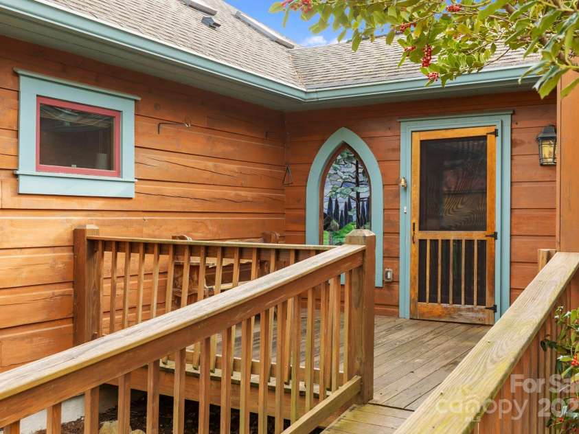 104 Enthoffer Street, Black Mountain, NC 28711.  MLS# CAR4328758, YatesRealty ID 3902. Side entrance