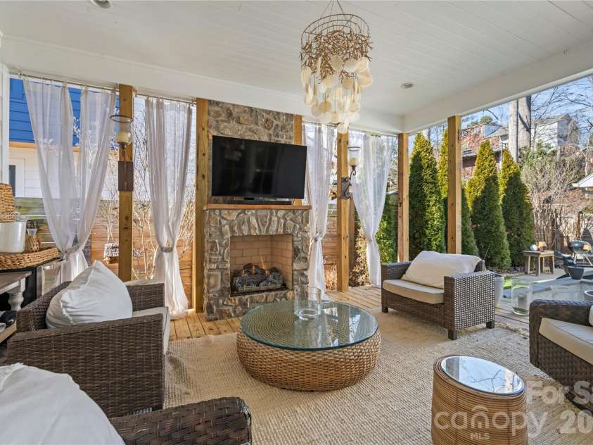24 Waverly Road, Asheville, NC 28803.  MLS# CAR4345521, YatesRealty ID 3902. 