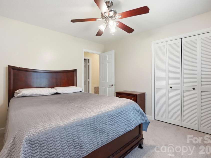 701 Blue Rock Drive, Charlotte, NC 28213.  MLS# CAR4395254, YatesRealty ID 39020. 