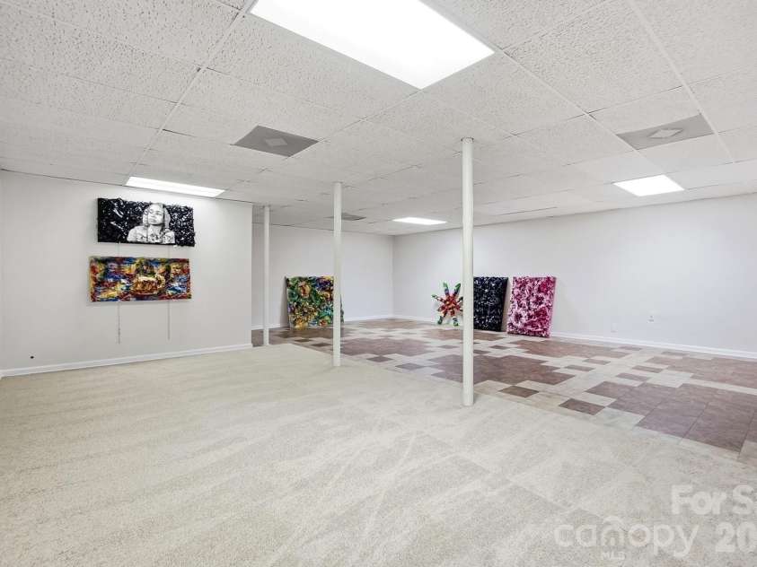 701 Blue Rock Drive, Charlotte, NC 28213.  MLS# CAR4395254, YatesRealty ID 39020. 