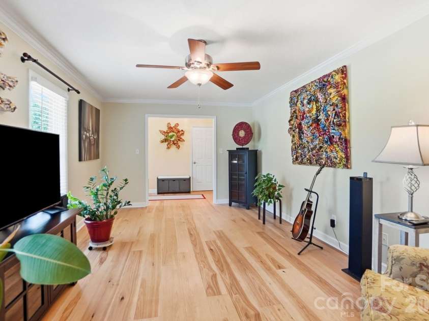 701 Blue Rock Drive, Charlotte, NC 28213.  MLS# CAR4395254, YatesRealty ID 39020. Be creative with how to utilize this flexible space