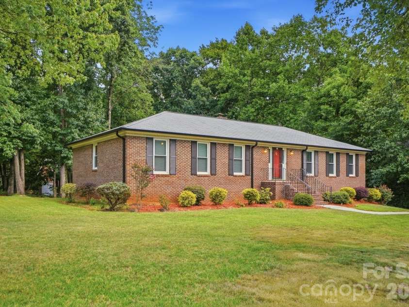 701 Blue Rock Drive, Charlotte, NC 28213.  MLS# CAR4395254, YatesRealty ID 39020. Picturesque homesite