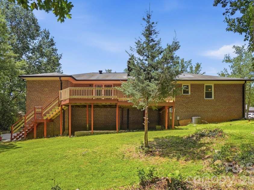 701 Blue Rock Drive, Charlotte, NC 28213.  MLS# CAR4395254, YatesRealty ID 39020. Rear view