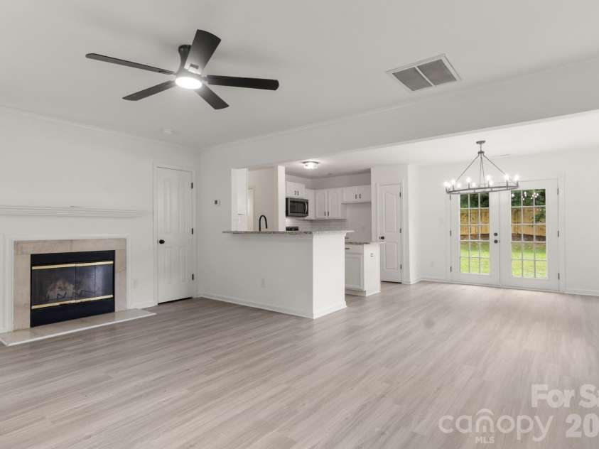11125 Northwoods Forest Drive, Charlotte, NC 28214.  MLS# CAR4400829, YatesRealty ID 39021. 