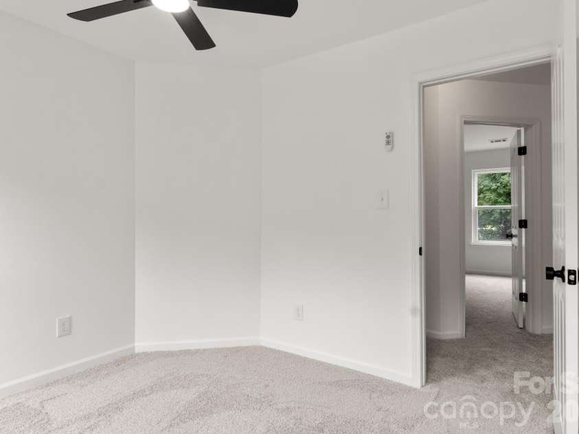 11125 Northwoods Forest Drive, Charlotte, NC 28214.  MLS# CAR4400829, YatesRealty ID 39021. 