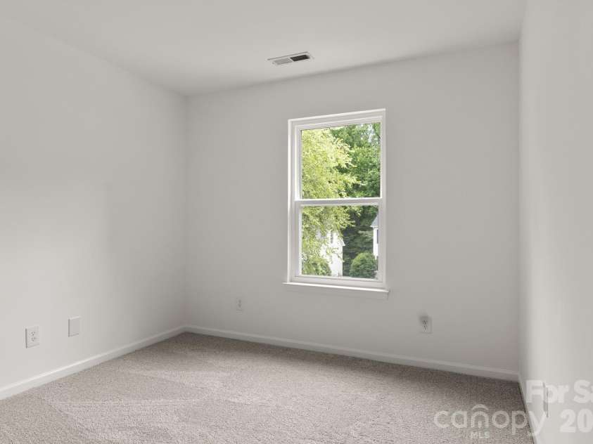 11125 Northwoods Forest Drive, Charlotte, NC 28214.  MLS# CAR4400829, YatesRealty ID 39021. 