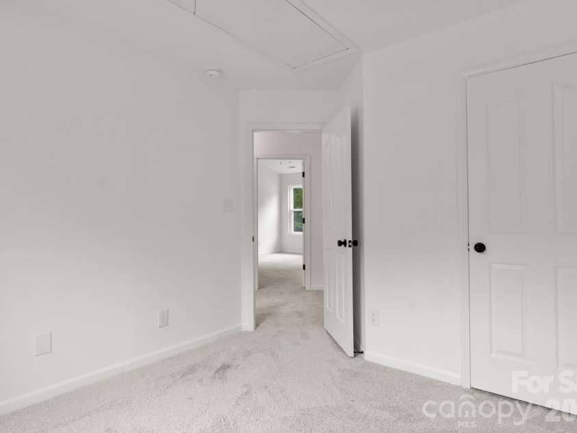 11125 Northwoods Forest Drive, Charlotte, NC 28214.  MLS# CAR4400829, YatesRealty ID 39021. 