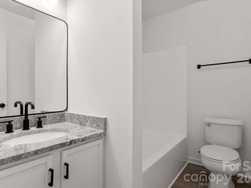11125 Northwoods Forest Drive, Charlotte, NC 28214.  MLS# CAR4400829, YatesRealty ID 39021. 