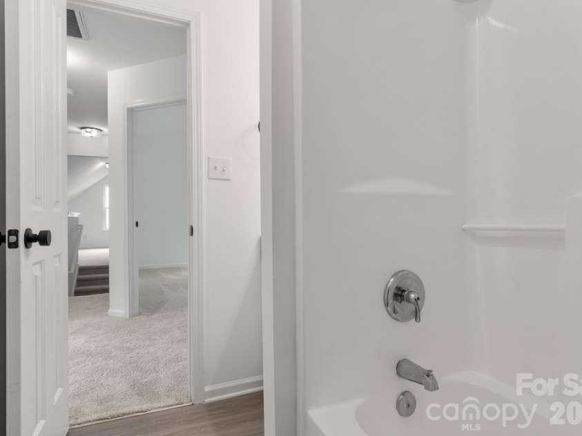 11125 Northwoods Forest Drive, Charlotte, NC 28214.  MLS# CAR4400829, YatesRealty ID 39021. 