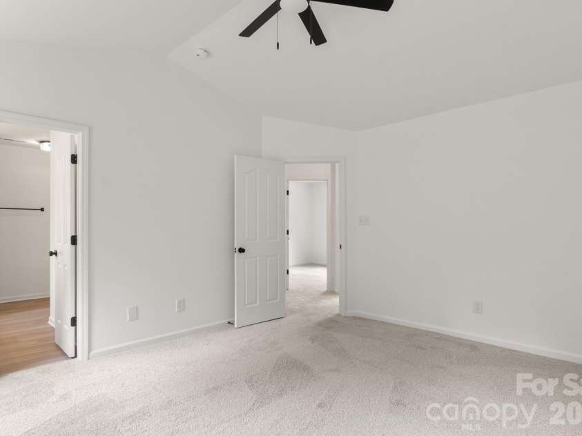 11125 Northwoods Forest Drive, Charlotte, NC 28214.  MLS# CAR4400829, YatesRealty ID 39021. 