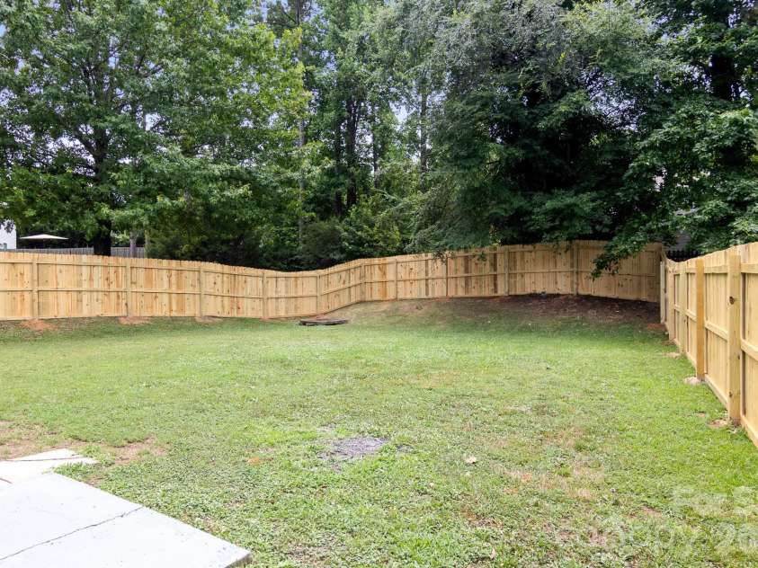 11125 Northwoods Forest Drive, Charlotte, NC 28214.  MLS# CAR4400829, YatesRealty ID 39021. 