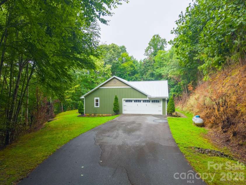 544 Stonehaven Drive, Cullowhee, NC 28723.  MLS# CAR4402717, YatesRealty ID 39022. 