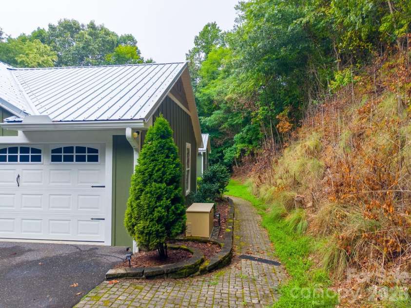 544 Stonehaven Drive, Cullowhee, NC 28723.  MLS# CAR4402717, YatesRealty ID 39022. 