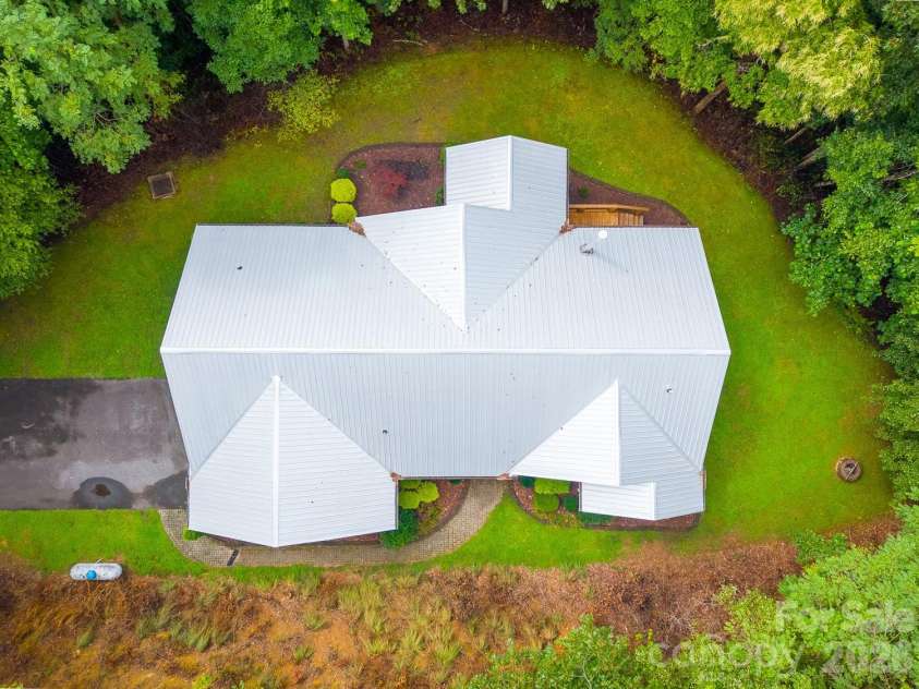 544 Stonehaven Drive, Cullowhee, NC 28723.  MLS# CAR4402717, YatesRealty ID 39022. 