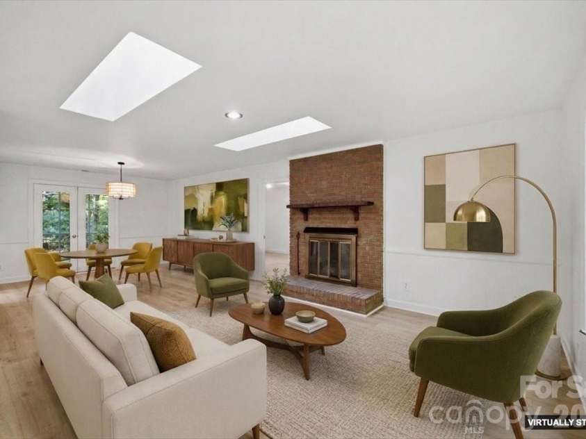 1107 Spring Fall Court, Charlotte, NC 28213.  MLS# CAR4404724, YatesRealty ID 39025. 
