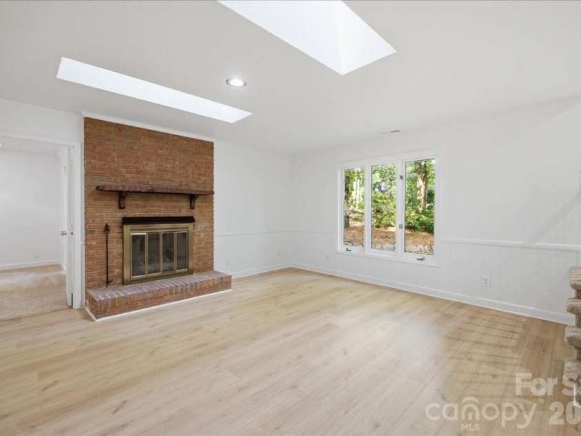 1107 Spring Fall Court, Charlotte, NC 28213.  MLS# CAR4404724, YatesRealty ID 39025. 