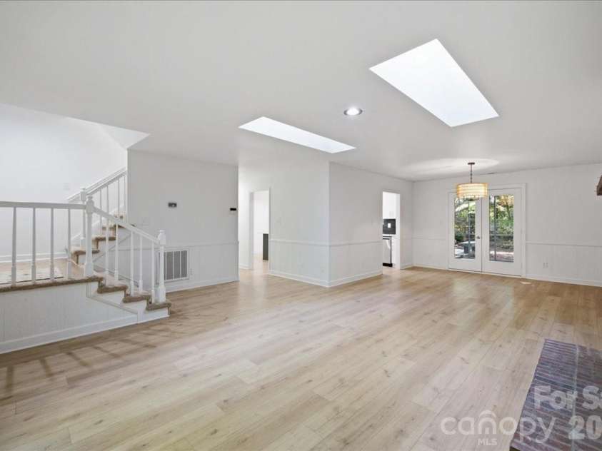 1107 Spring Fall Court, Charlotte, NC 28213.  MLS# CAR4404724, YatesRealty ID 39025. 