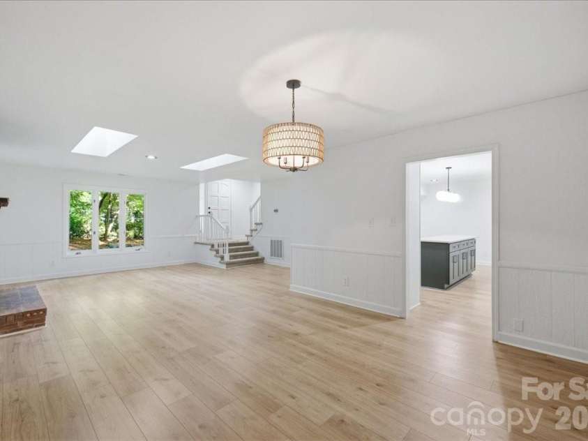 1107 Spring Fall Court, Charlotte, NC 28213.  MLS# CAR4404724, YatesRealty ID 39025. 