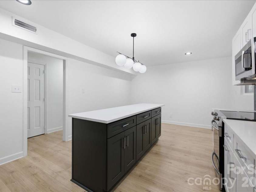 1107 Spring Fall Court, Charlotte, NC 28213.  MLS# CAR4404724, YatesRealty ID 39025. 