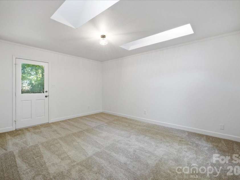 1107 Spring Fall Court, Charlotte, NC 28213.  MLS# CAR4404724, YatesRealty ID 39025. 