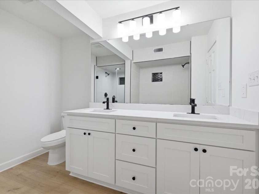 1107 Spring Fall Court, Charlotte, NC 28213.  MLS# CAR4404724, YatesRealty ID 39025. 