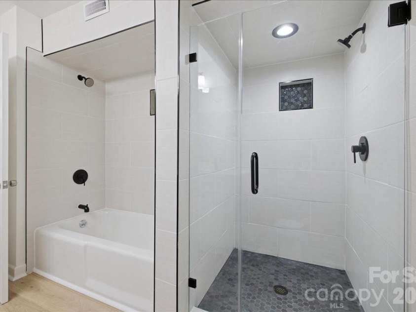 1107 Spring Fall Court, Charlotte, NC 28213.  MLS# CAR4404724, YatesRealty ID 39025. 