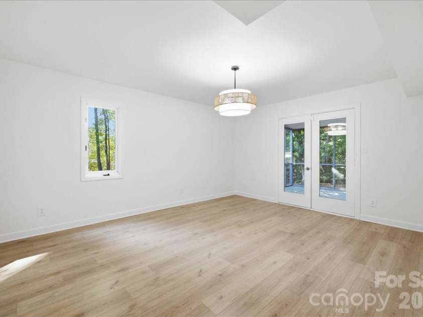 1107 Spring Fall Court, Charlotte, NC 28213.  MLS# CAR4404724, YatesRealty ID 39025. 