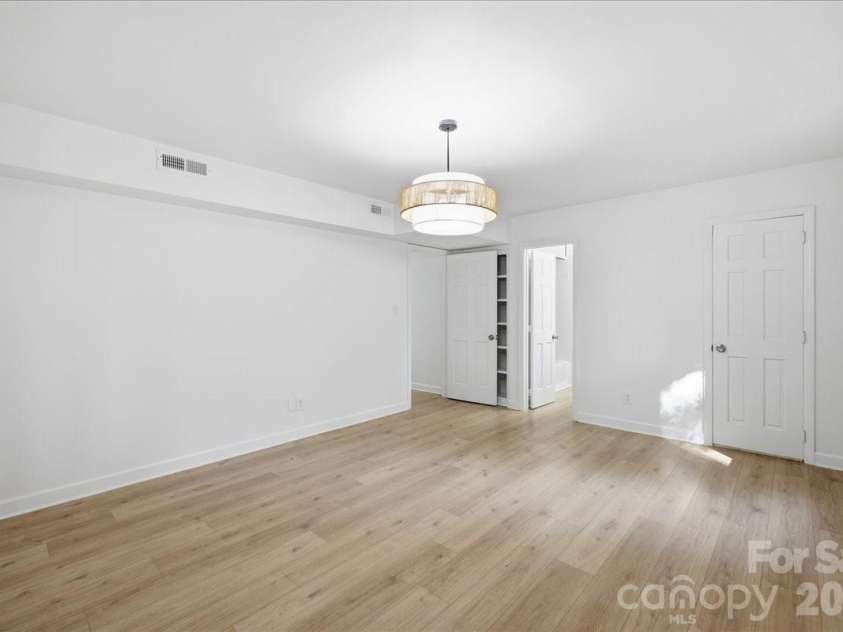 1107 Spring Fall Court, Charlotte, NC 28213.  MLS# CAR4404724, YatesRealty ID 39025. 